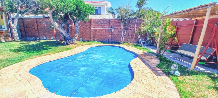 4 Bedroom Property for Sale in Fish Hoek Western Cape